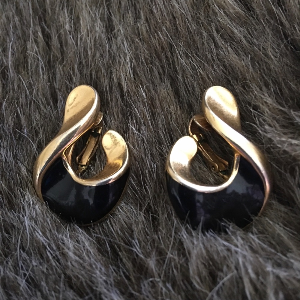 Vintage gold tone black enamel clip earrings